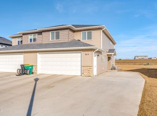 5614 Iron Dr, Bismarck, ND 58503