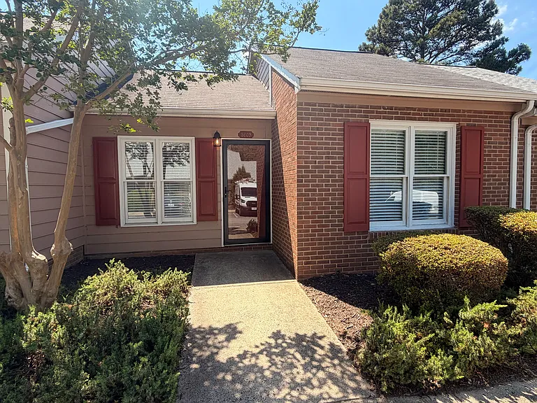 3605 Crystal Ct — Photo 1