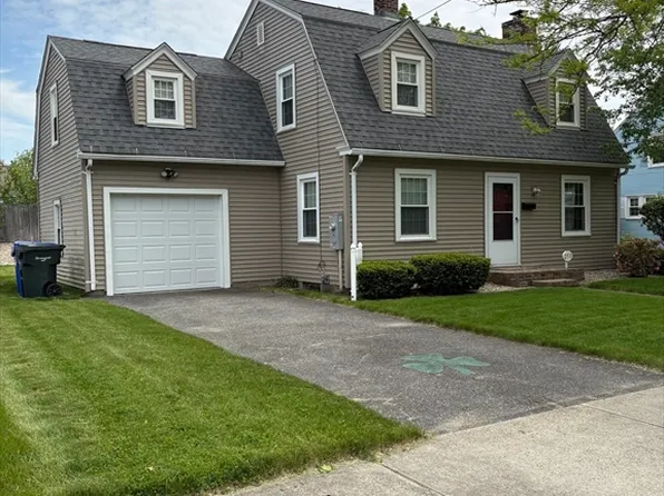 253 Gillette Ave, Springfield, MA 01118