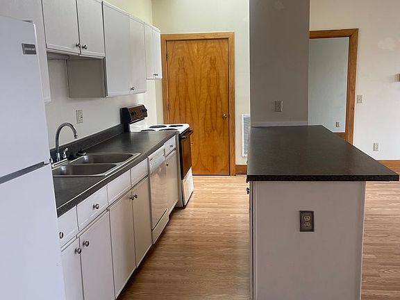 5th image of 1197 N High St APT 6