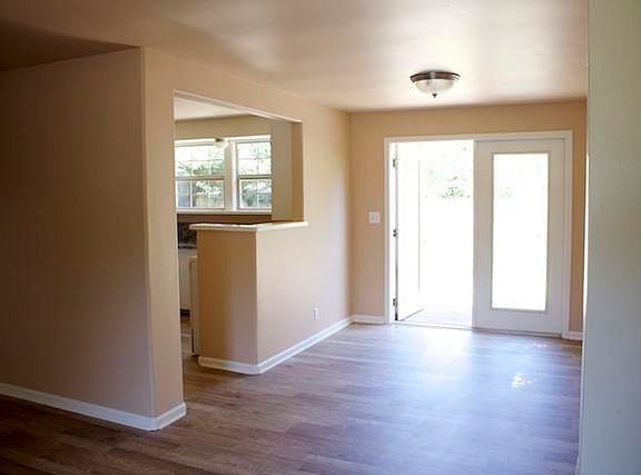 4th image of 4315 Walnut Dr