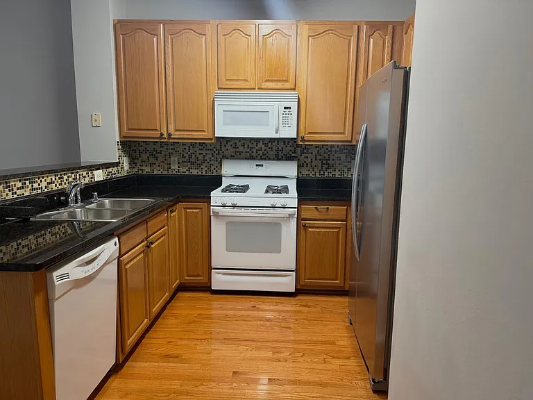 46190 Walpole Ter — Photo 6
