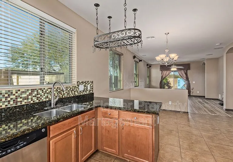 2624 W Beautiful Ln — Photo 12