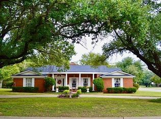 1217 W Westhill Dr, Cleburne, TX 76033