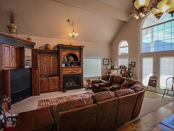 4th image of 104 N Meadow Dr