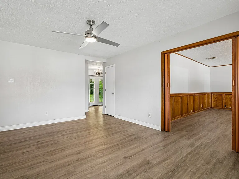 1410 Denison Dr — Photo 3