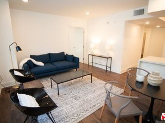 3rd image of 1223 Wellesley Ave