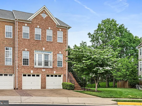 21885 Hawksbury Ter, Ashburn, VA 20148