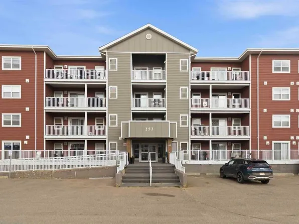 253 S Gregoire Dr #406, Wood Buffalo, AB T9H 4G7