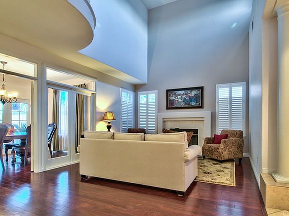 4th image of 9661 Sunnybrook Dr