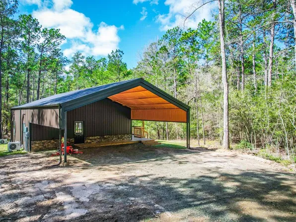 415 Sloe Ln, Brookeland, TX 75931