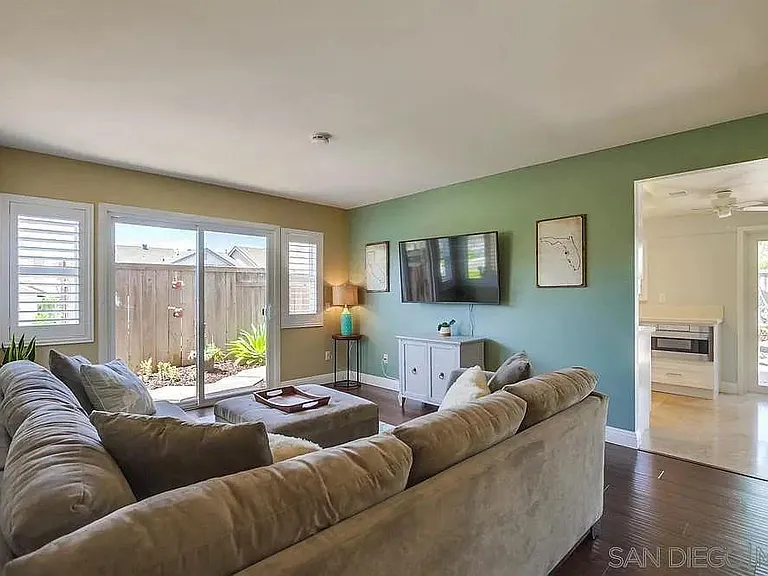 13563 Longfellow Ln — Photo 10