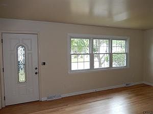 3rd image of 6 Cedar Dr