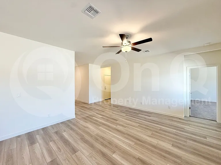 634 W Red Hawk Ct — Photo 6
