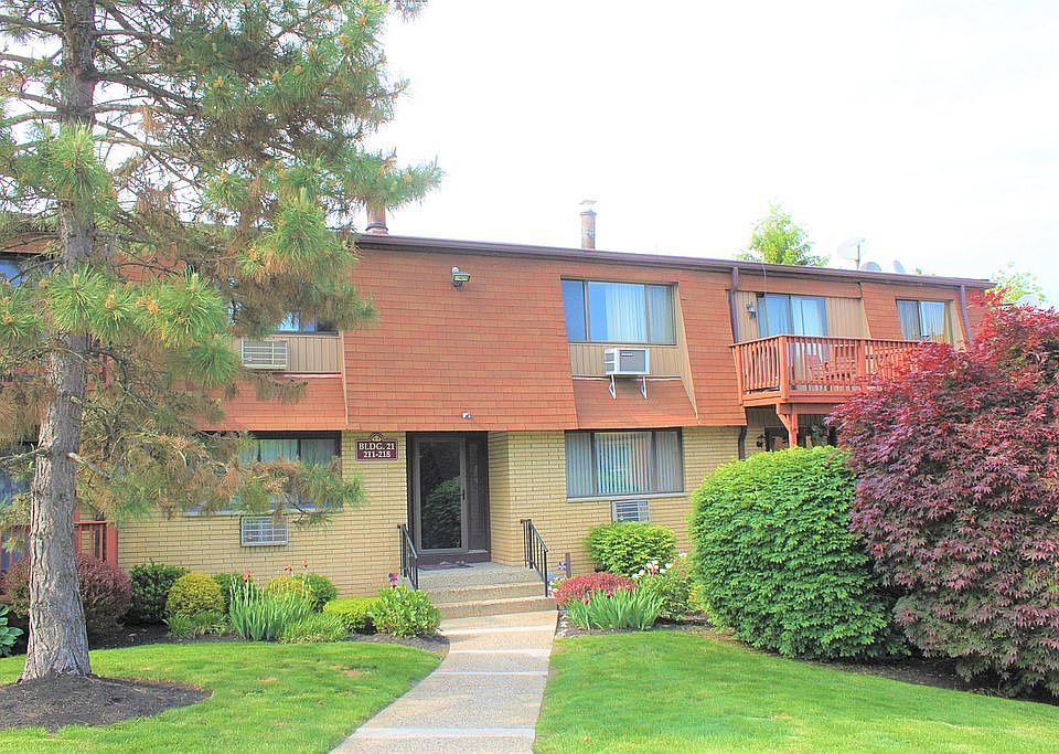 1st image of 211 Richard Ct