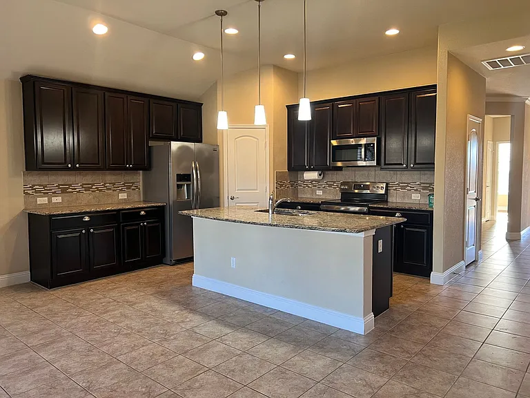 849 Olive Ln — Photo 6