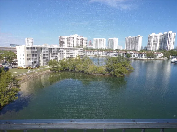 3030 Marcos Dr APT T601, Aventura, FL 33160