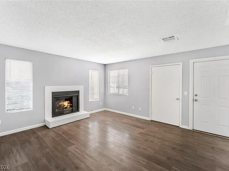 2722 Alicialynn Way #B — Photo 5
