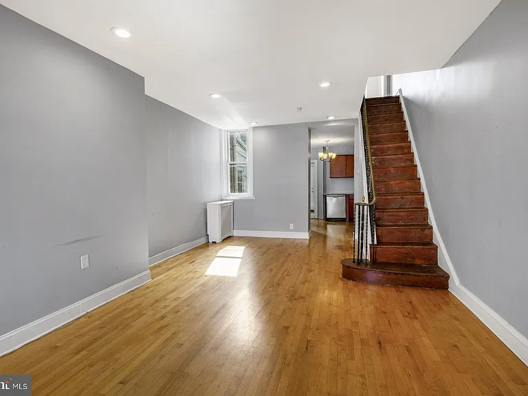 2803 Aramingo Ave — Photo 2