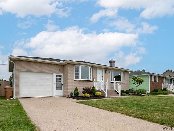 2nd image of 48 Castlewood Dr