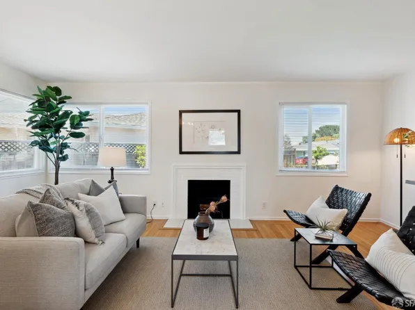 1059 Fiesta Dr, San Mateo, CA 94403