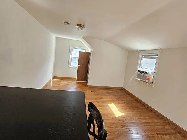 895 Madison Ave — Photo 19