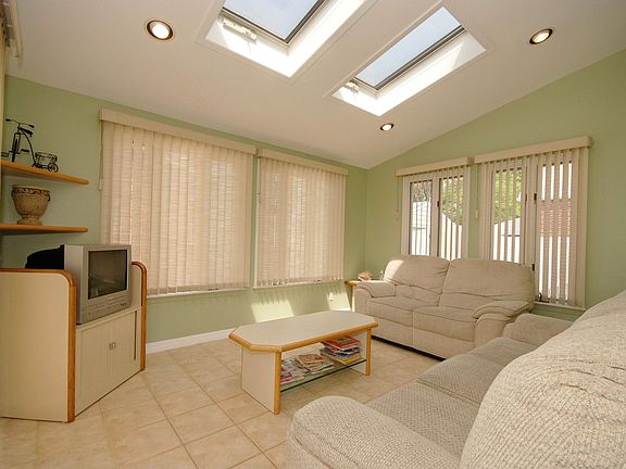Family Room/Sunroom