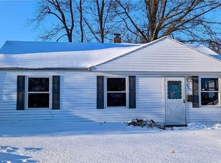 990 Quentin Rd, Eastlake, OH 44095