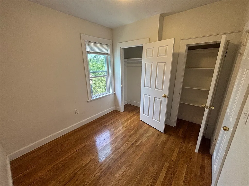 3 bed, 1.0 bath, 1200 sqft, $3,000 — Photo 4