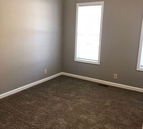 5th image of 402 Ramsey St