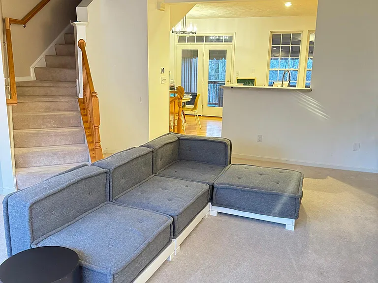 915 Tanglewood Dr — Photo 8