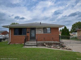 18734 Florida St, Roseville, MI 48066