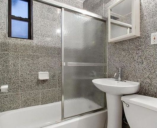 4th image of 73 Thompson St APT 2D