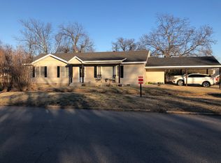 1126 W 12th St, Sulphur, OK 73086
