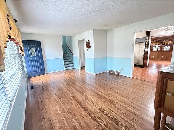 5th image of 4942 N College Ave