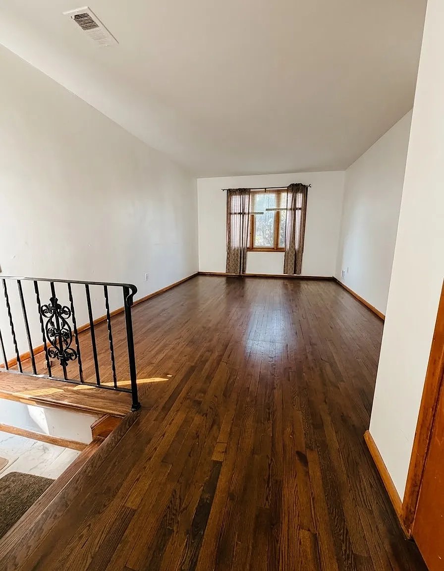 1 bed, 700 sqft, $1,900 — Photo 1