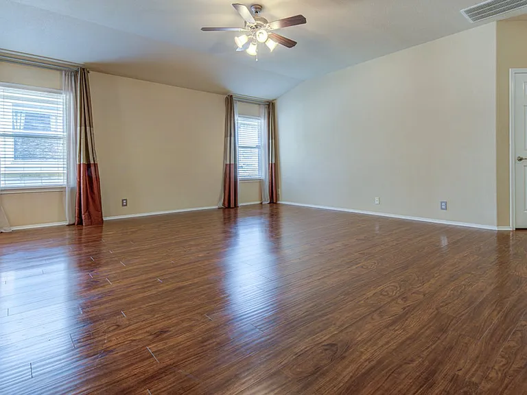 307 Riverine Way — Photo 6