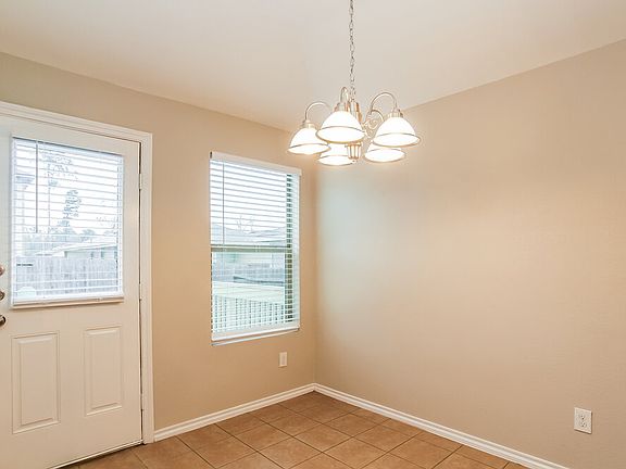 5th image of 801 Lovebug Ln
