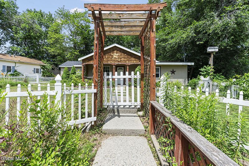 2nd image of 31 Hidley Avenue