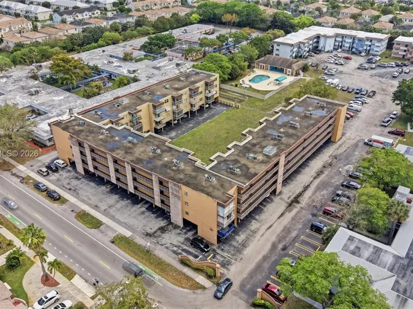 4320 Washington St APT 410, Hollywood, FL 33021