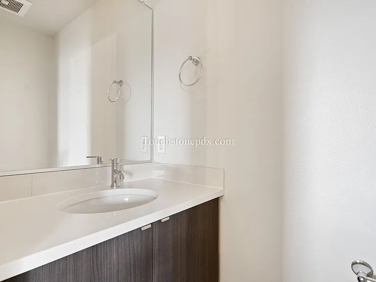 424 NE Jessup St #10 — Photo 20