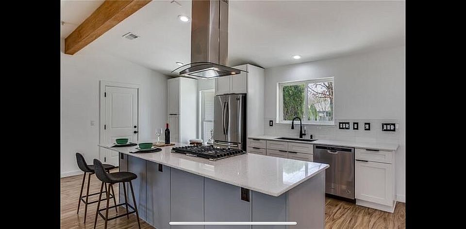 1st image of 9802 Kendal Dr