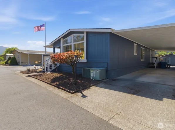 318 Peacock Lane, Kelso, WA 98626