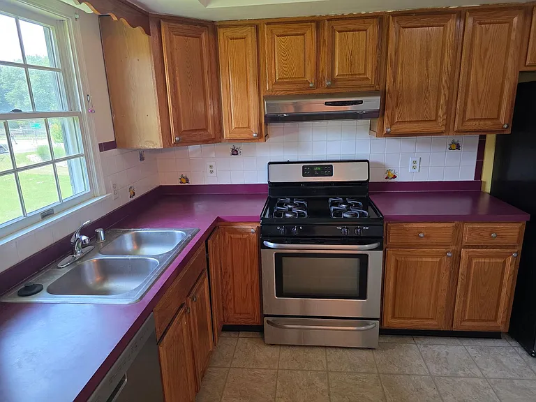 146 Honora Dr — Photo 10