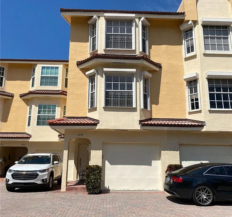 4230 N Ocean Dr