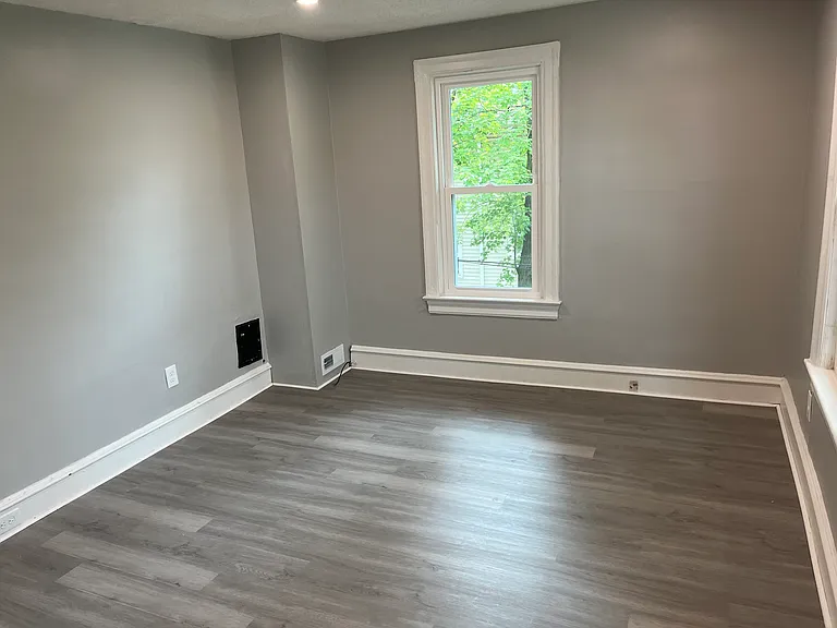 409 Newton Ave #2 — Photo 10