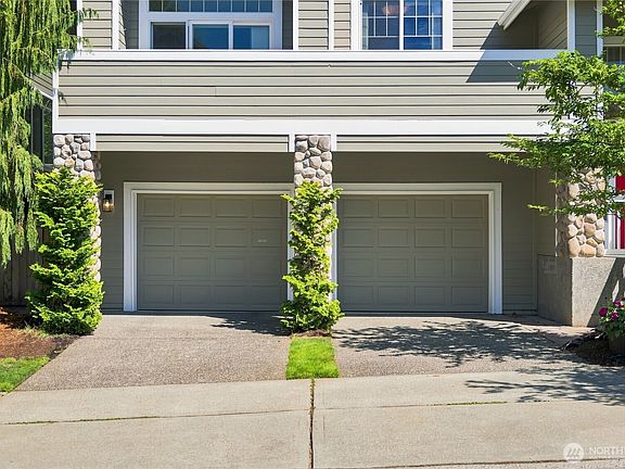 3rd image of 1423 Cherry Avenue