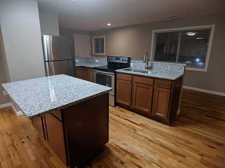 2435 S Dixie Dr — Photo 29