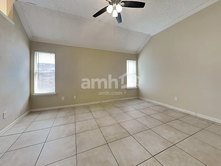 2717 Primrose Ln — Photo 12