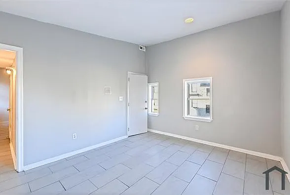 1 bed, 490 sqft, $1,200 — Photo 3